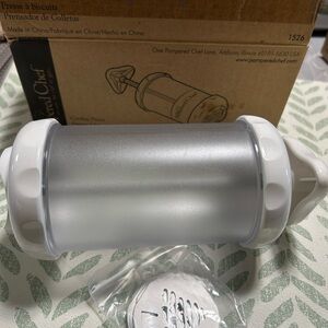 Pampered Chef Silver and White Cookie Press